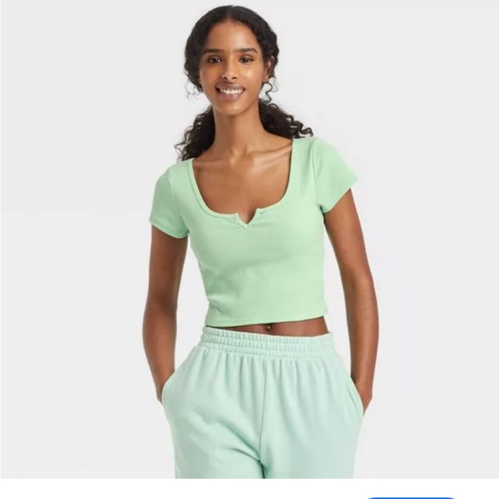 COLSIE💚NWT RIBBED CROP TOP